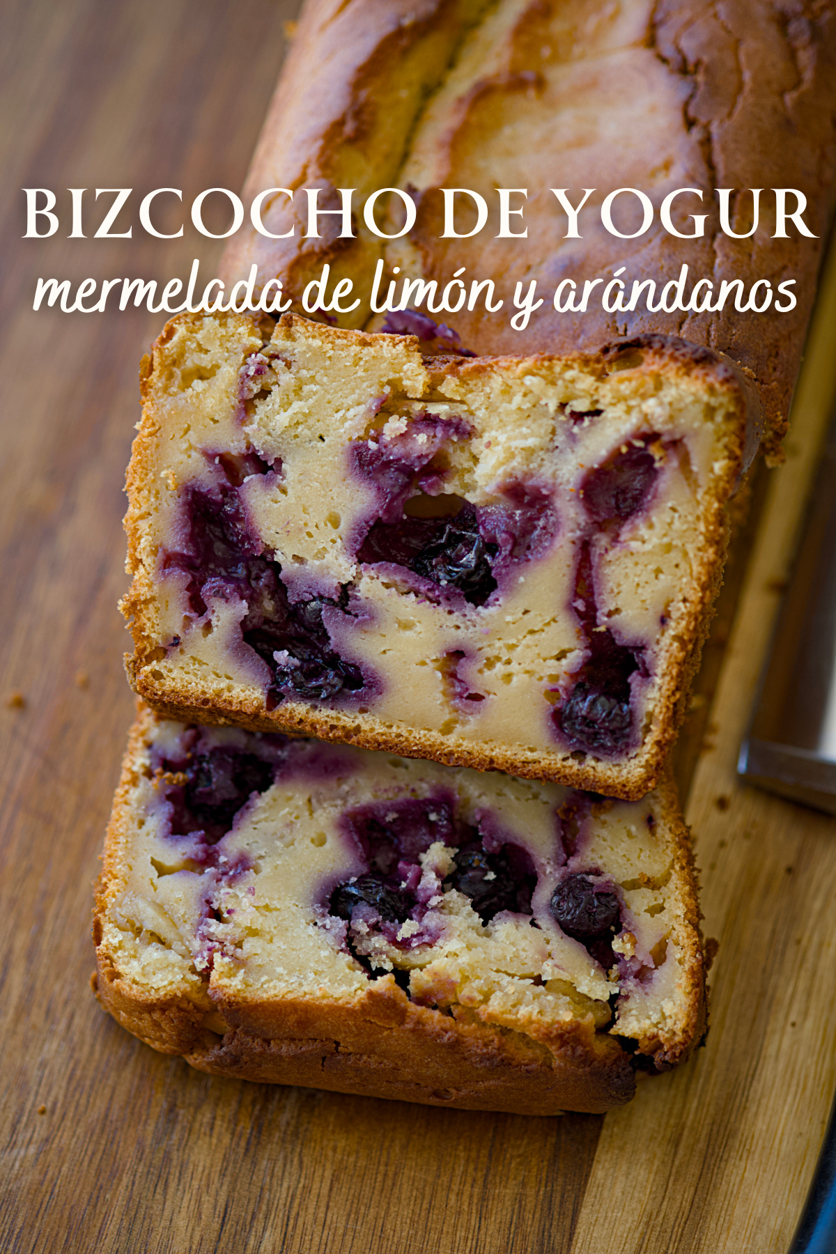 Bizcocho de yogur, mermelada de limón y arándanos